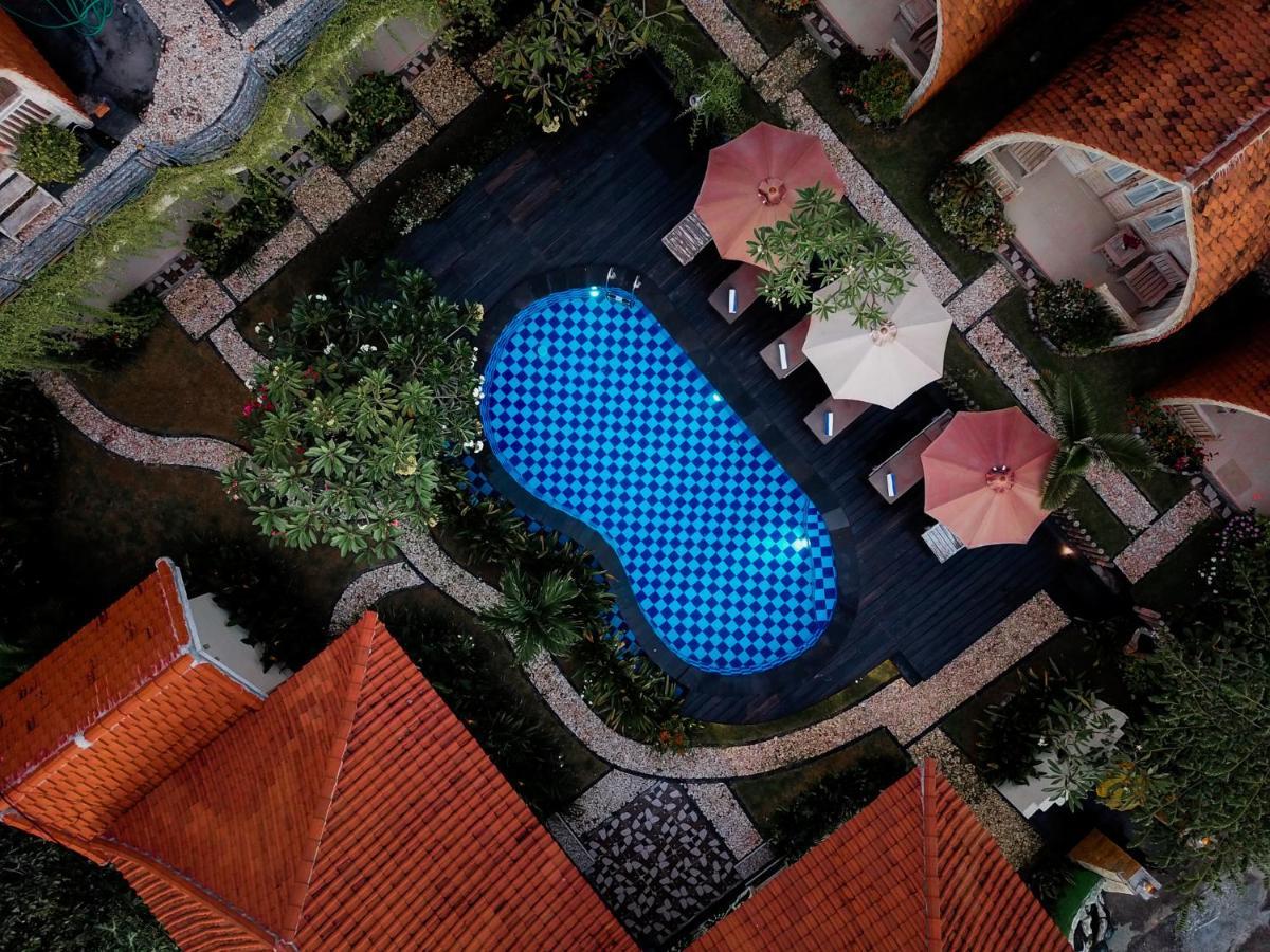 Unicorn Bungalow Batununggul ภายนอก รูปภาพ