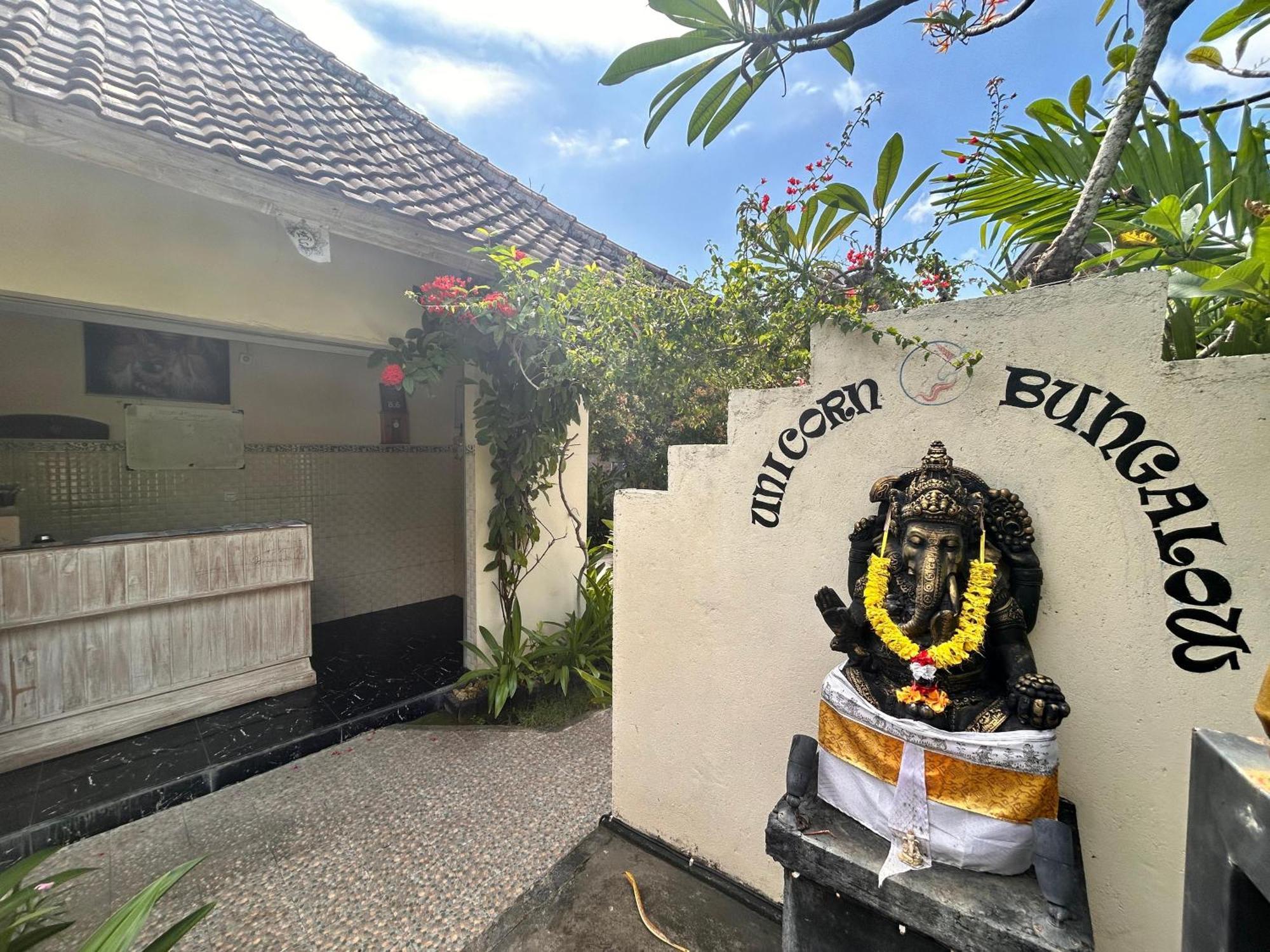 Unicorn Bungalow Batununggul ภายนอก รูปภาพ